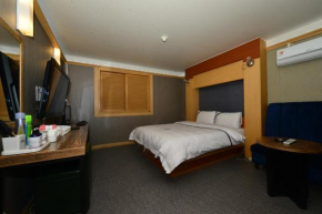 Отель Daegu Yellow Motel  Тэгу